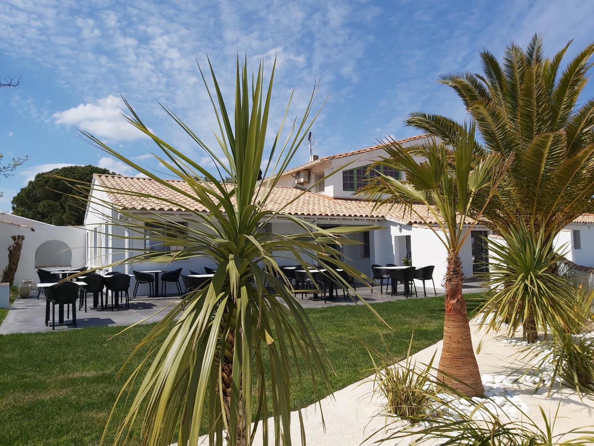 Hotel Mas des Lys Saintes-Maries-de-la-Mer Exterior foto