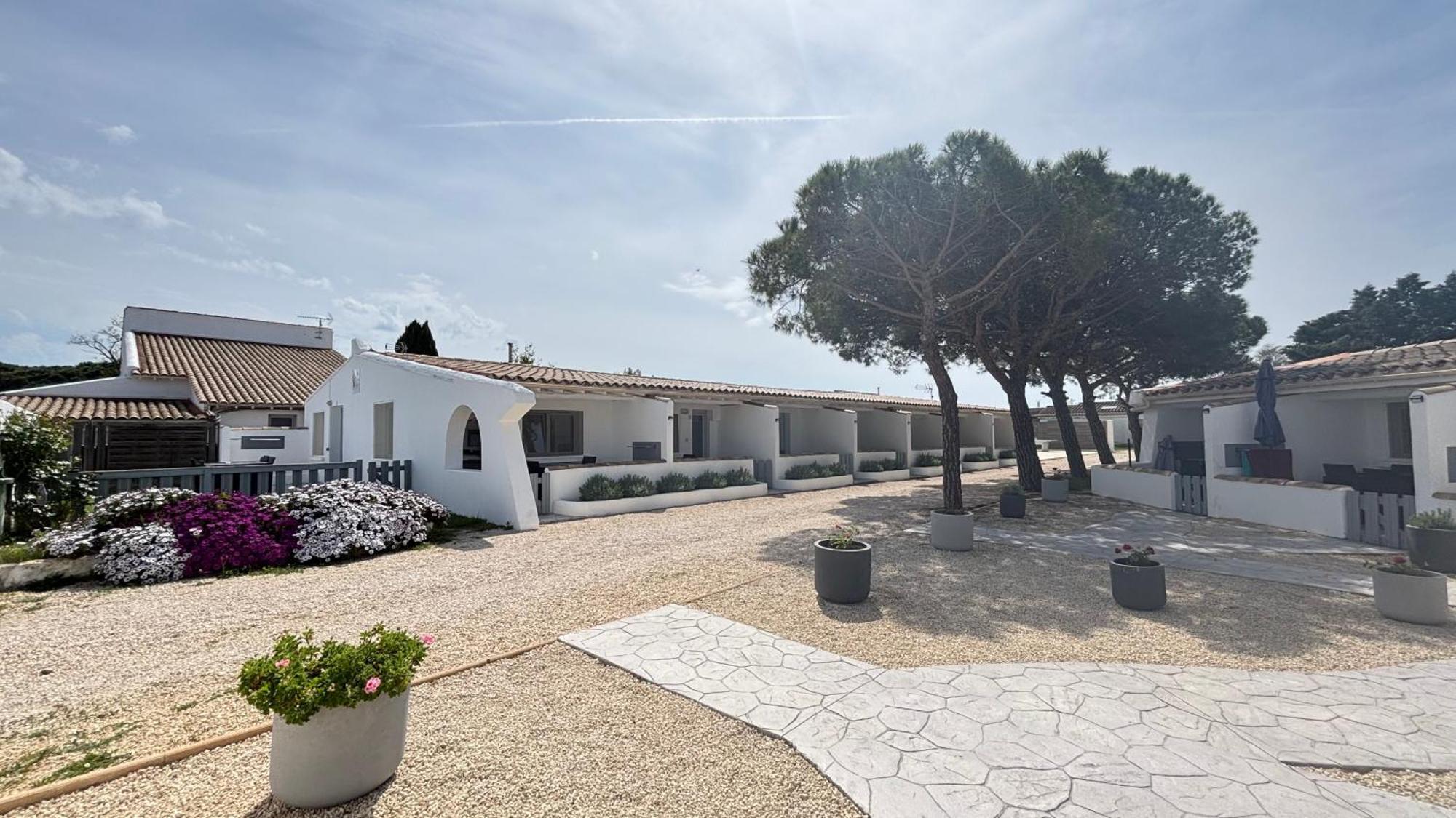 Hotel Mas des Lys Saintes-Maries-de-la-Mer Exterior foto